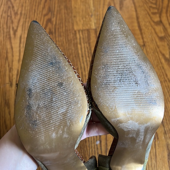 ◻️CARLOS SANTANA: Women’s dark green w/pattern pointed toe, heels, preowned◻️ - Picture 11 of 13